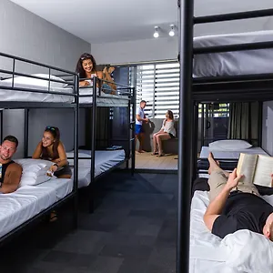 Gilligan's Backpacker & Hostel
