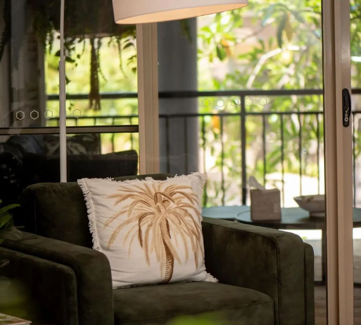 The Nest Cairns - 4 Pools Bbq & Resort דירה